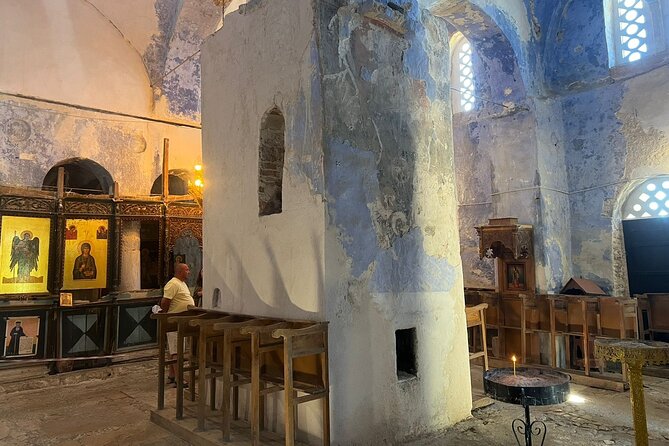 1-Day Tour in Blue Eye, Monastery, Gjirokaster and Lekursi Castle - Lunch, extra costs, and what to pack