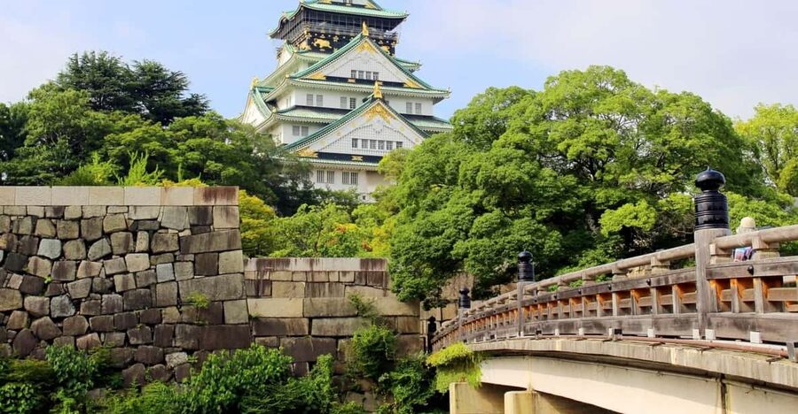 1-Day walking tour in Osaka：Castle, temples and Ukiyoe - Osaka Castle, rebuilt more than once