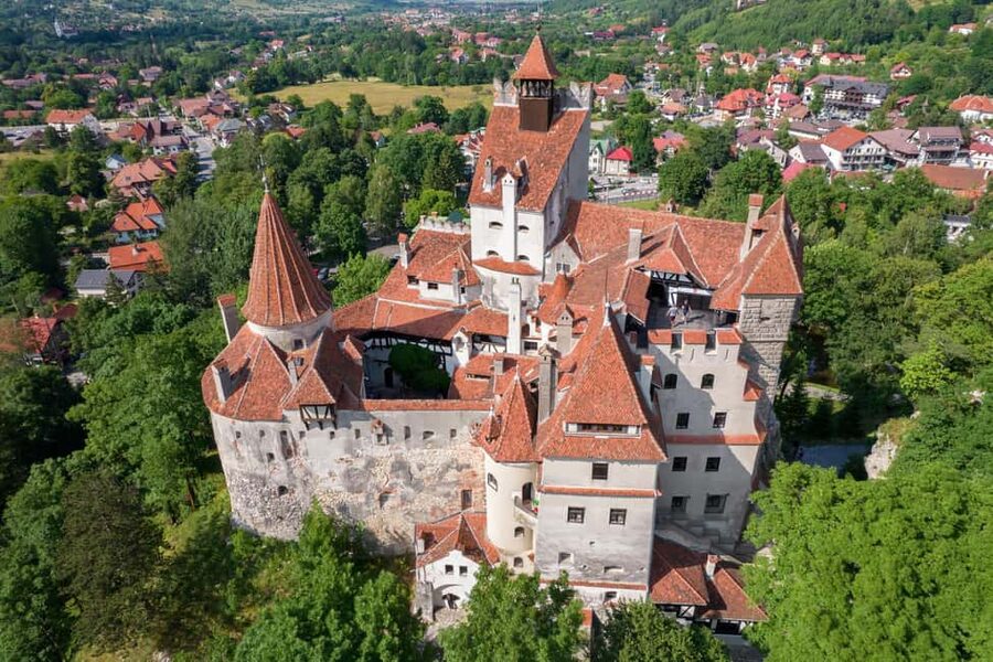 3 Castle Bucharest: Dracula Castle, Wednesday & Peles Castle - Starting from central Bucharest