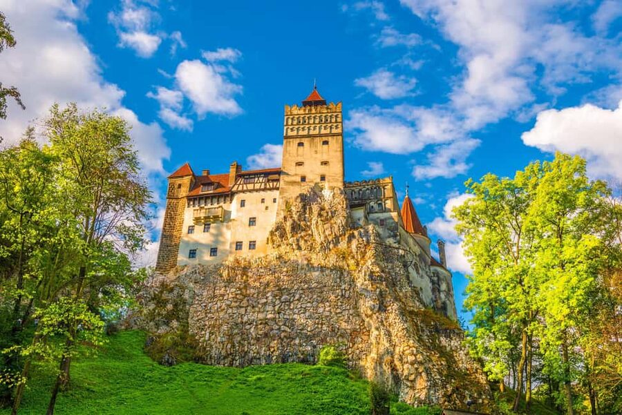 3 Castle Bucharest: Dracula Castle, Wednesday & Peles Castle - What the guide adds to the road time