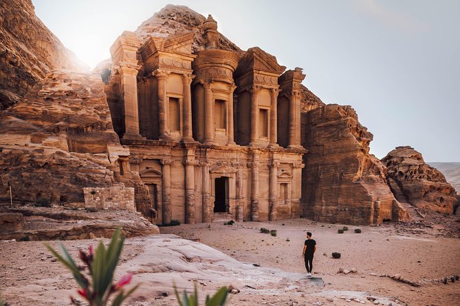 3Day Private Tour: Petra Mount Nebo & Al Karak Castle Wadi Rum Red and Dead Seas - What the private vehicle adds
