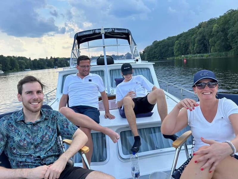 4h Harbor and Castle Sightseeing Cruise, our most booked! - A Private Captain Rather Than a Scripted Tour
