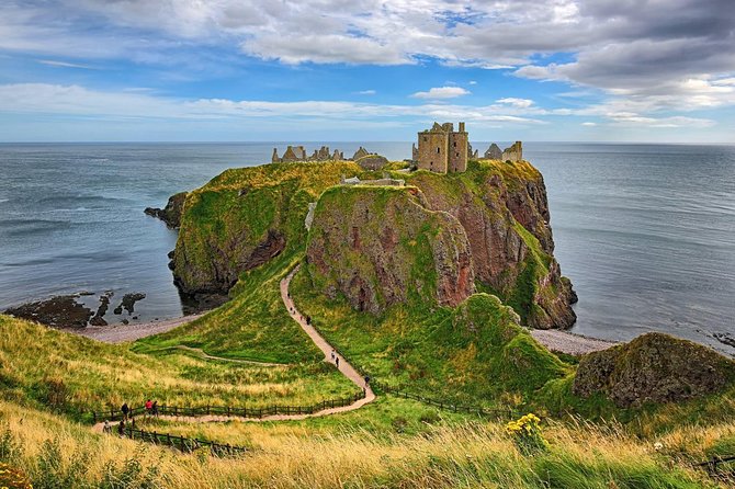 Aberdeen & Shire Castle & Distillery Private Group one Day Tour - What the guide adds to the day