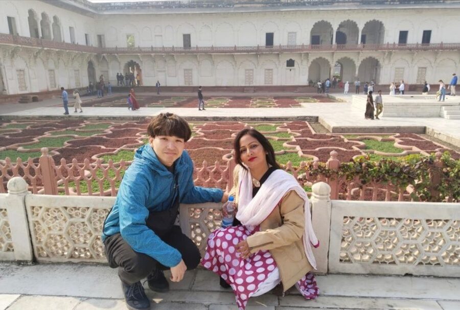 Agra: Agra Fort Entry Tickets with Licensed Guide - Two hours inside the Mughal citadel