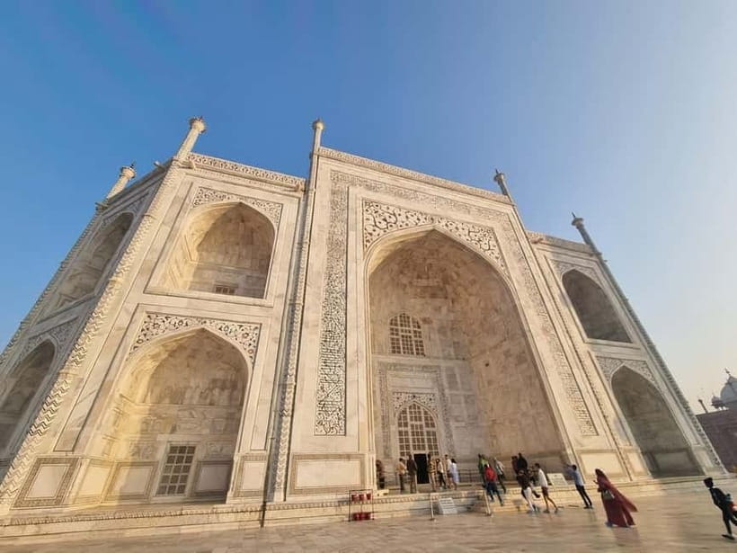 Agra: Guided City Tour Taj Mahal Agra Fort & Baby Taj by Car - Lunch in an air-conditioned restaurant