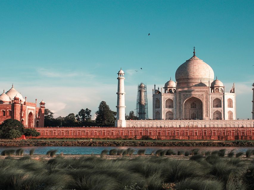 Agra: Guided Tour of Taj Mahal, Agra Fort and Fatehpur Sikri - The Taj Mahal before the crowds build