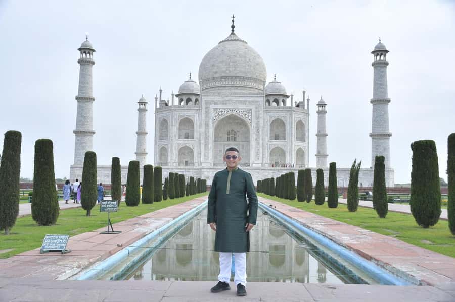 Agra: Premier Tour of Taj Mahal & Agra Fort All Inclusive - Lunch and the craft tradition
