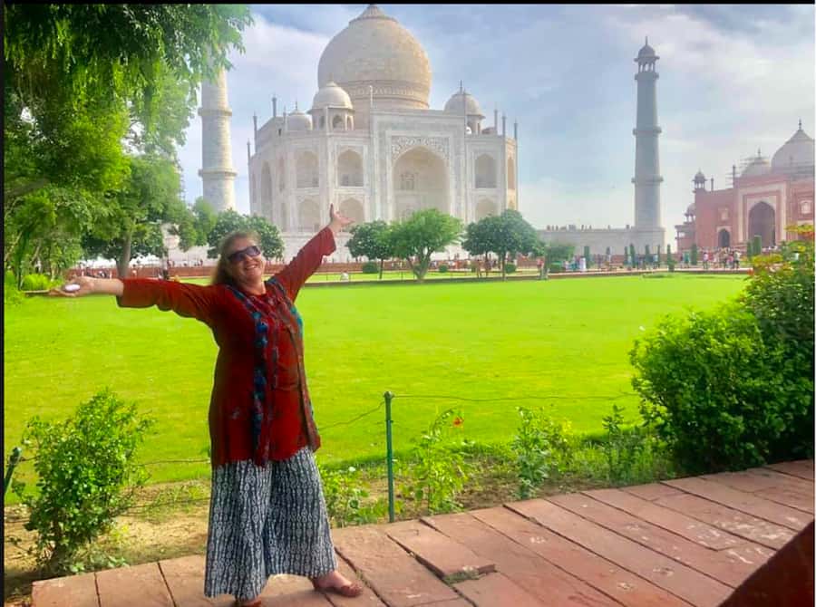 Agra: Premier Tour of Taj Mahal & Agra Fort All Inclusive - Walking through Agra Fort