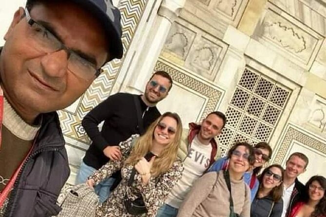 Agra Skip the Line Taj Mahal and Agra Fort Private Tour - Reading Agra Fort beyond its red walls
