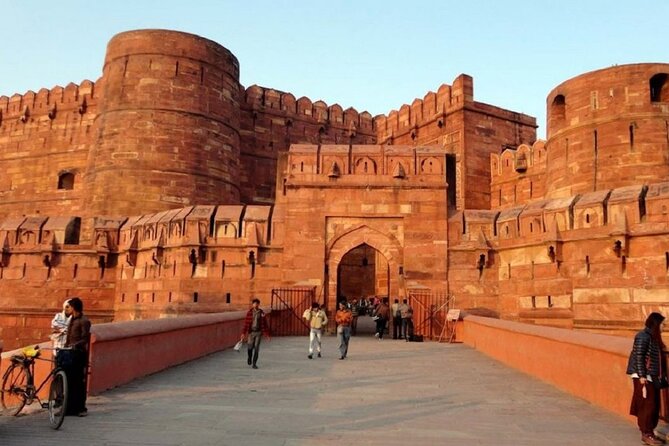 Agra Skip the Line Taj Mahal and Agra Fort Private Tour - Guides, explanations, and photographs