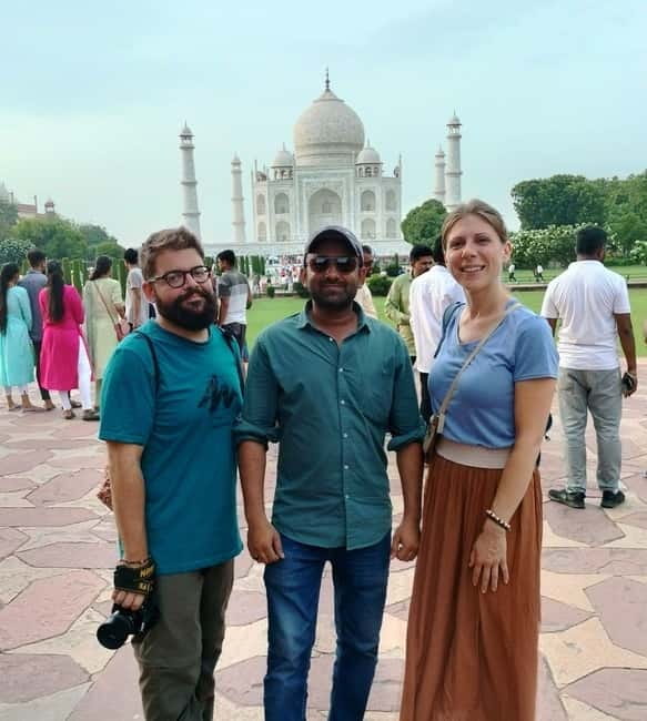 Agra: Taj Mahal, Agra Fort & Baby Taj Guided Day Tour - Guides and photography