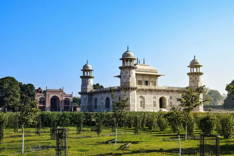 Agra: Taj Mahal & Agra Fort Private Tour - The guide makes the difference