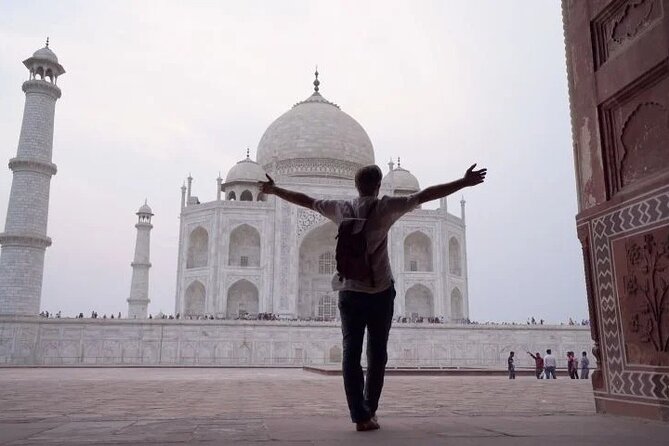 Agra: Taj Mahal and Mausoleum Guided Tour with Skip-the-Line - Why the Taj Mahal works best with a guide