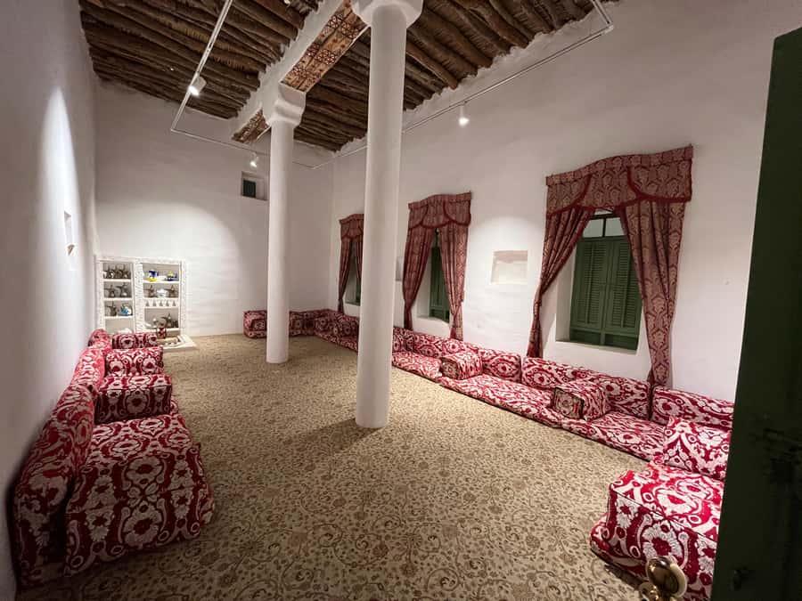 Al Masmak Fortress, Murabba Palace, and Souq Al Zal Tour - The $34 price and what you receive