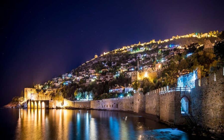 Alanya Night Tour: Castle, Cable Car & Cleopatra Beach - Visiting Damlataş Cave after dark