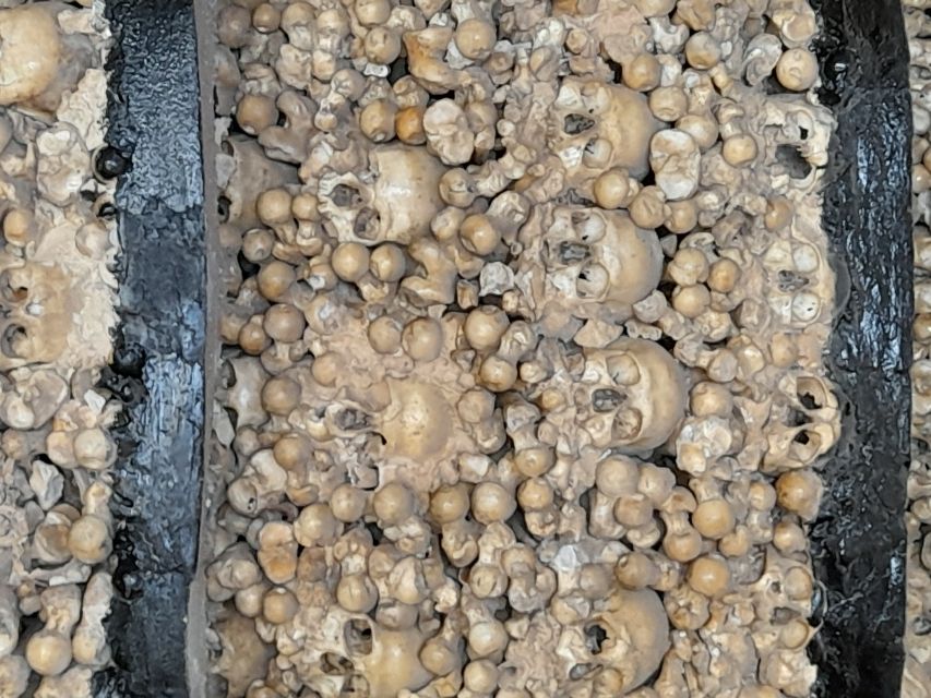 Albufeira: Silves Castle and Chapel of Bones, - A brief stop at the Chapel of Bones in Alcantarilha