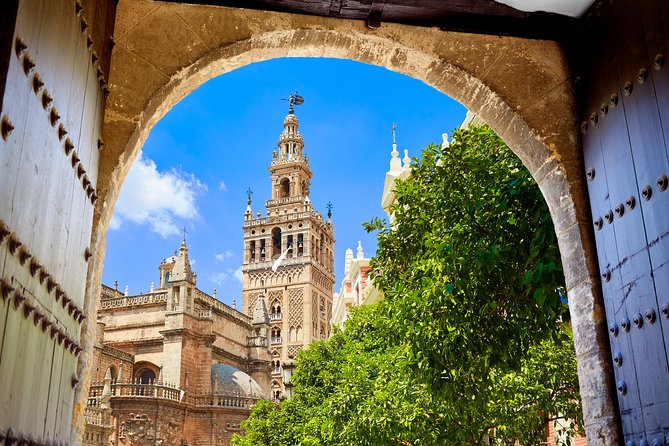 Alcazar, Cathedral and Giralda Guided Tour with Priority Tickets - Meeting at Plaza del Triunfo