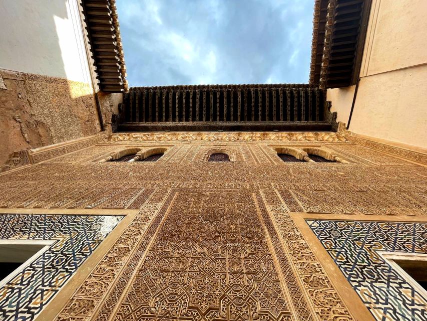 Alhambra and Nasrid Palaces Guided Tour with Tickets - Should you book the Alhambra guided tour?