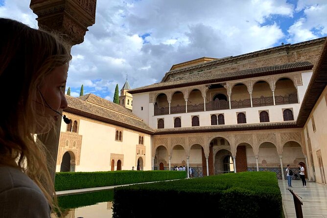 Alhambra and Nasrid Palaces Guided Tour with Tickets - Alcazaba: the fortress behind the palace