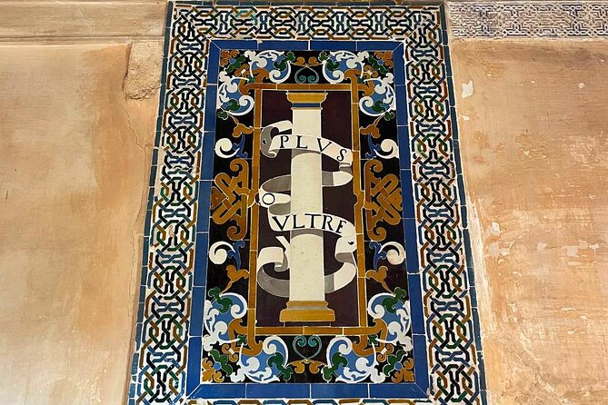 Alhambra and Nasrid Palaces Guided Tour with Tickets - Small groups, private tours, and guide quality