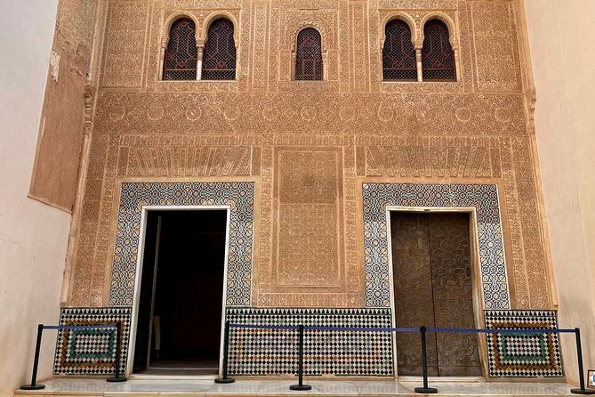 Alhambra and Nasrid Palaces Guided Tour with Tickets - Is $230 a fair price?