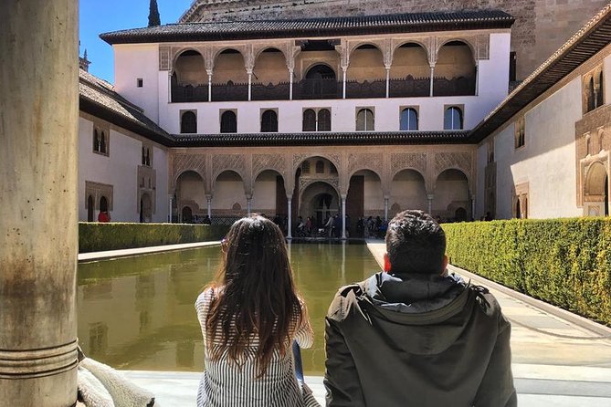 Alhambra &Charles Palace Guided Tour with Optional Nasrid Palaces - What the full three-hour visit covers
