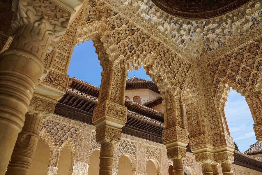 Alhambra: complete tour with Nasrid Palaces, official tour guide, and tickets - Why this three-hour Alhambra tour works well