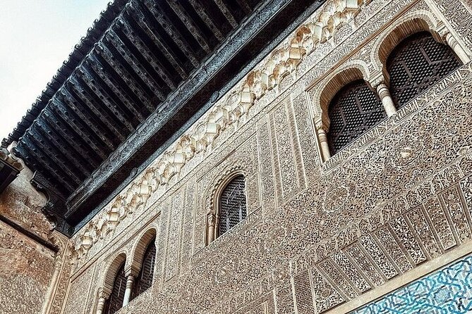 Alhambra Experience – Explore Nasrid Palaces & Generalife Gardens - The Alhambra complex: more than one palace