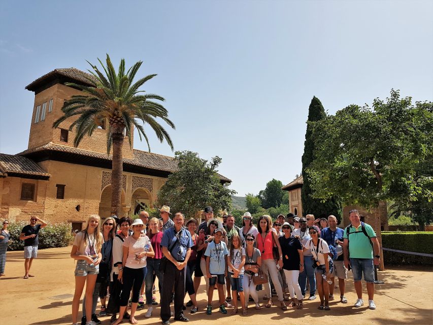 Alhambra: Generalife Gardens & Alcazaba Fast-Track Tour - Fast-Track Entry and Meeting Point