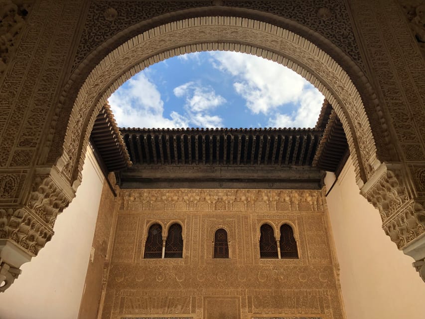 Alhambra: Guided Private Tour with Fast-Track Entry - What the $165 price means