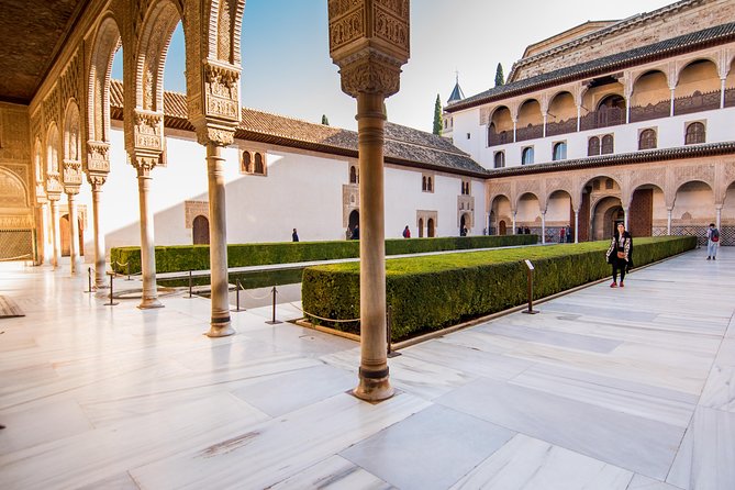 Alhambra Guided Tour & Albaicin Tour from Seville - The Alcazaba explains the Alhambra’s military side