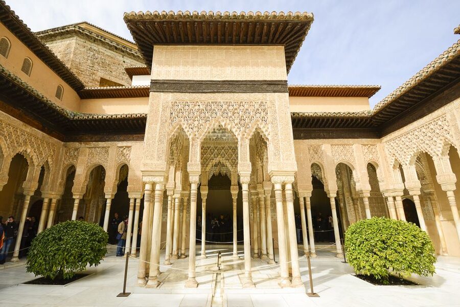 Alhambra Guided Tour with Fast-Track Entry - The Palace of Charles V: a sharp change in style