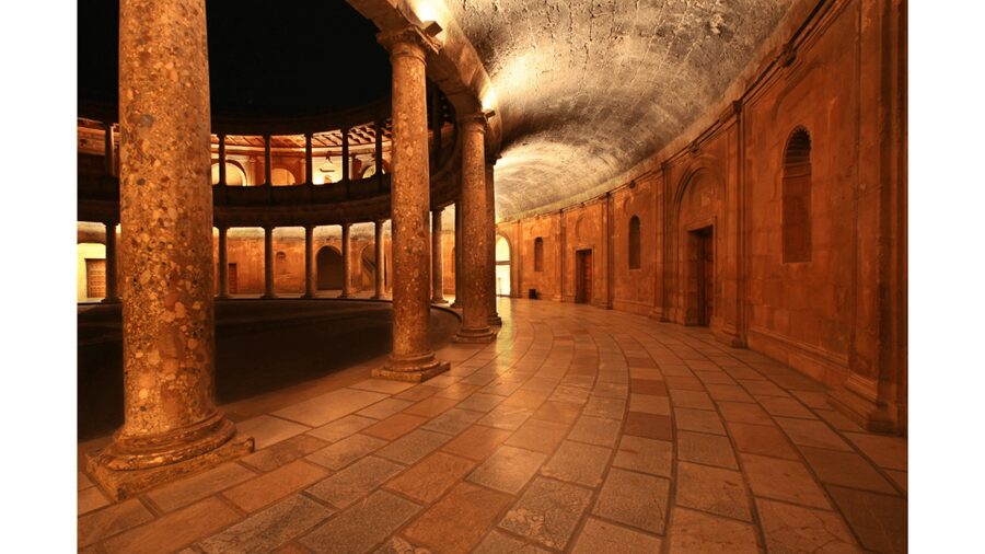 Alhambra: Nasrid Palaces Guided Night Tour without tickets - Starting outside the ancient walls