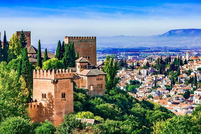 Alhambra Skip-the-line Private Tour including Nasrid Palaces - The guides make the largest difference