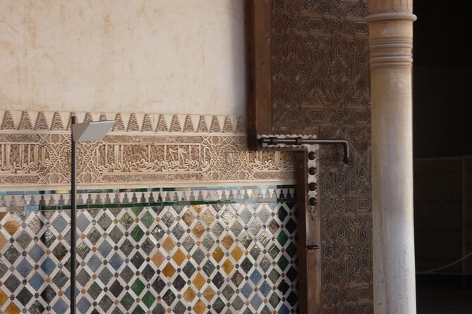 Alhambra Skip-the-line Private Tour including Nasrid Palaces - Who should book this Alhambra experience?