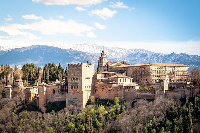 Alhambra: Small Group Tour with Local Guide & Admission - Palace of Charles V and the Christian-era change
