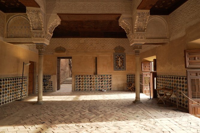 Alhambra: Small Group Tour with Local Guide & Admission - Is $107.63 a fair price?
