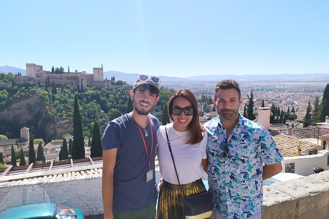 Alhambra with Nazaries Palaces Private Tour - Charles V’s Palace and the Christian chapter