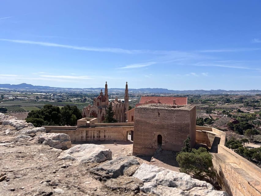 Alicante:Beatiful Castle of Mola+tasting of local wine - Tasting three signature Alicante wines
