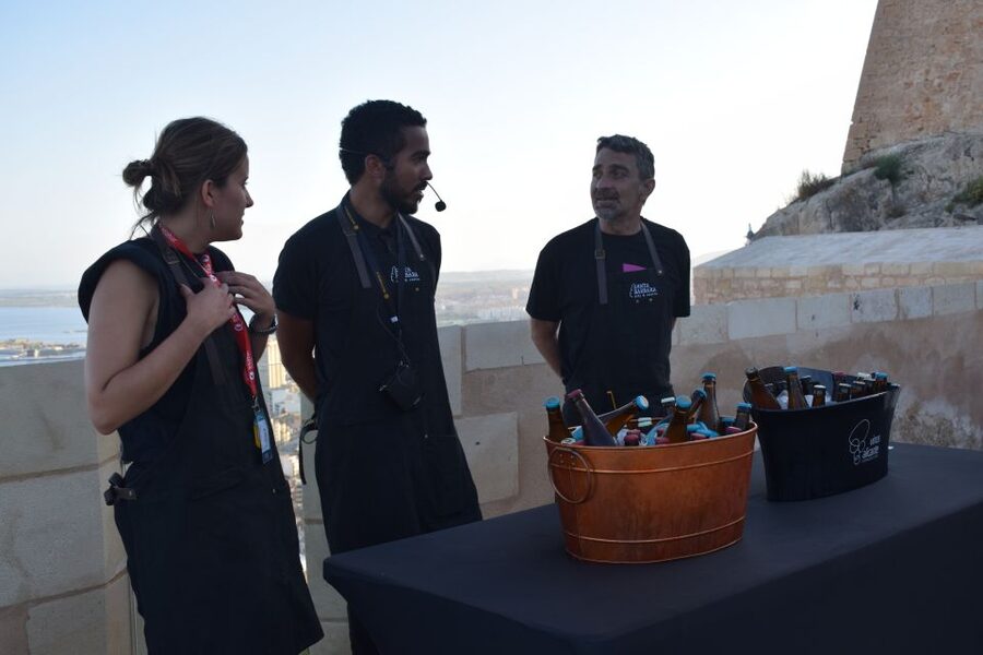 Alicante: Craft Beer Tasting at Santa Barbara Castle - Four Alicante beers above the city