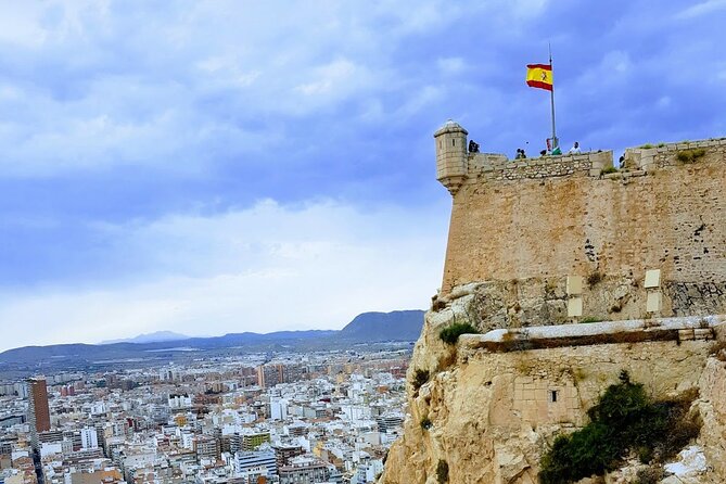 Alicante Highlights Private Tour with Castle - A guide makes the difference