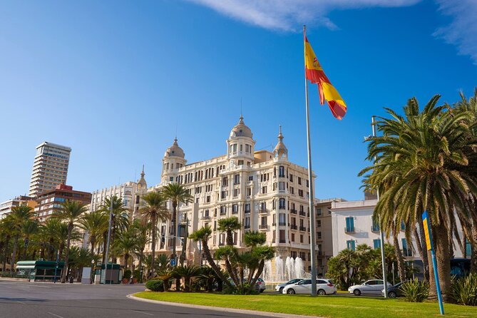 Alicante Tour: Full City, Castle, Market & Tapas Experience - Taking the elevator to Santa Bárbara Castle