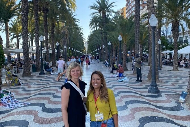 Alicante Tour: Full City, Castle, Market & Tapas Experience - Wandering through Santa Cruz