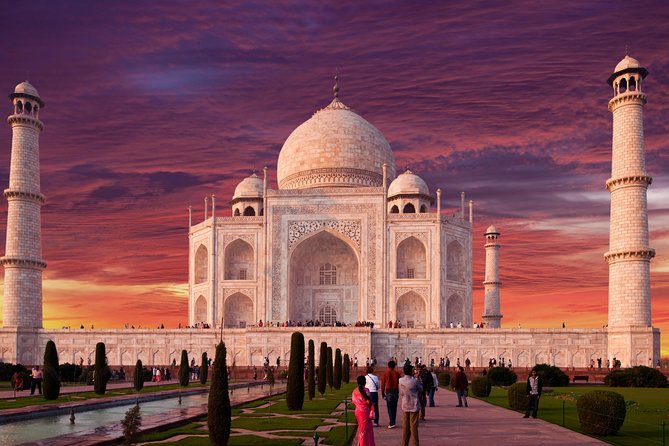 All Inclusive Day Trip to Taj Mahal, Agra Fort and Baby Taj from Delhi by Car - Entering the Taj Mahal without the ticket scramble