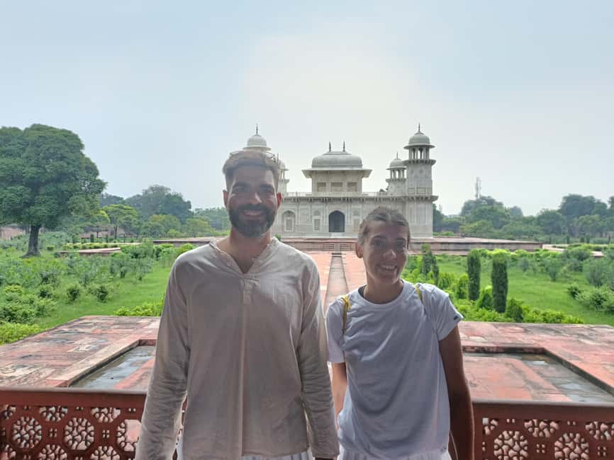 All-Inclusive Sunrise Taj Mahal, Agra Fort & Baby Taj Tour - Inside the Taj Mahal with a local guide