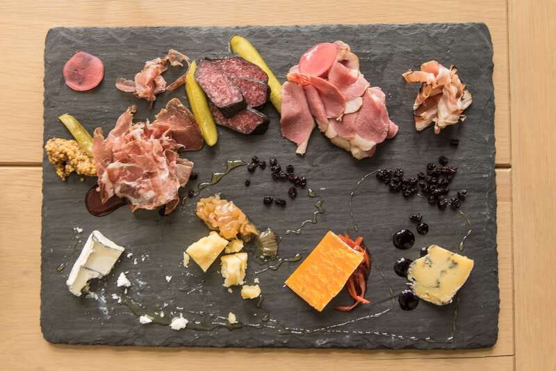 Banff: Castle Food Experience at Banff Springs Hotel - Rundle Bar begins the tasting