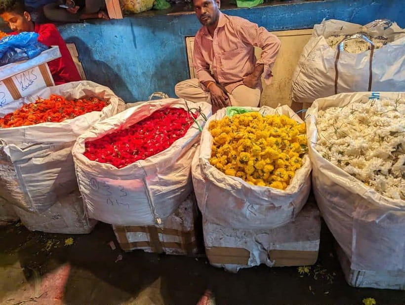 Bangalore: Palace, Temples, Fort & Markets Walking Tour - Beginning at Tipu Sultan’s Teak Palace