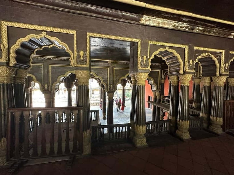 Bangalore: Palace, Temples, Fort & Markets Walking Tour - KR Market, Where Bangalore Gets Loud