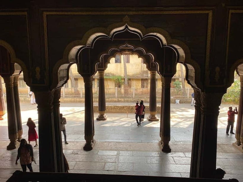 Bangalore: Palace, Temples, Fort & Markets Walking Tour - The 320-Year-Old Vishnu Temple