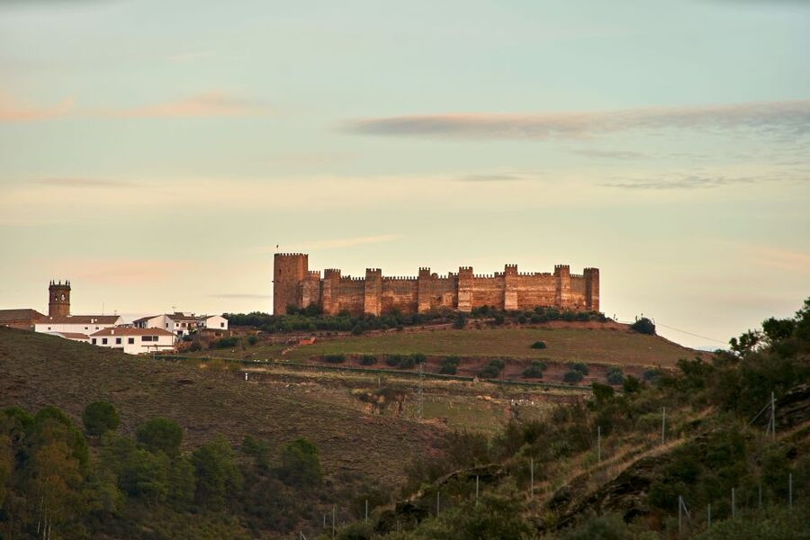 Baños de la Encina: Bury al-Hamma Castle Guided Tour - Inside the fourteen towers